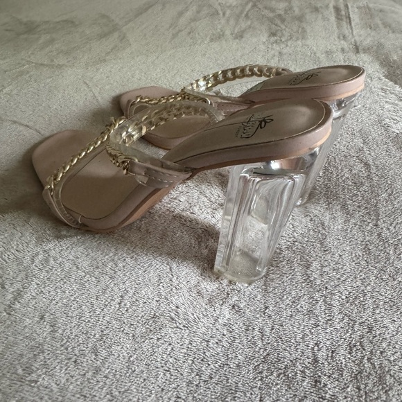 Gold and Cream Chain Heels - Picture 4 of 4
